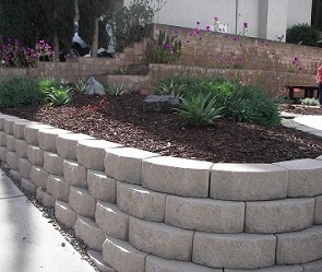 Outdoor Hardscaping - Concrete Wall